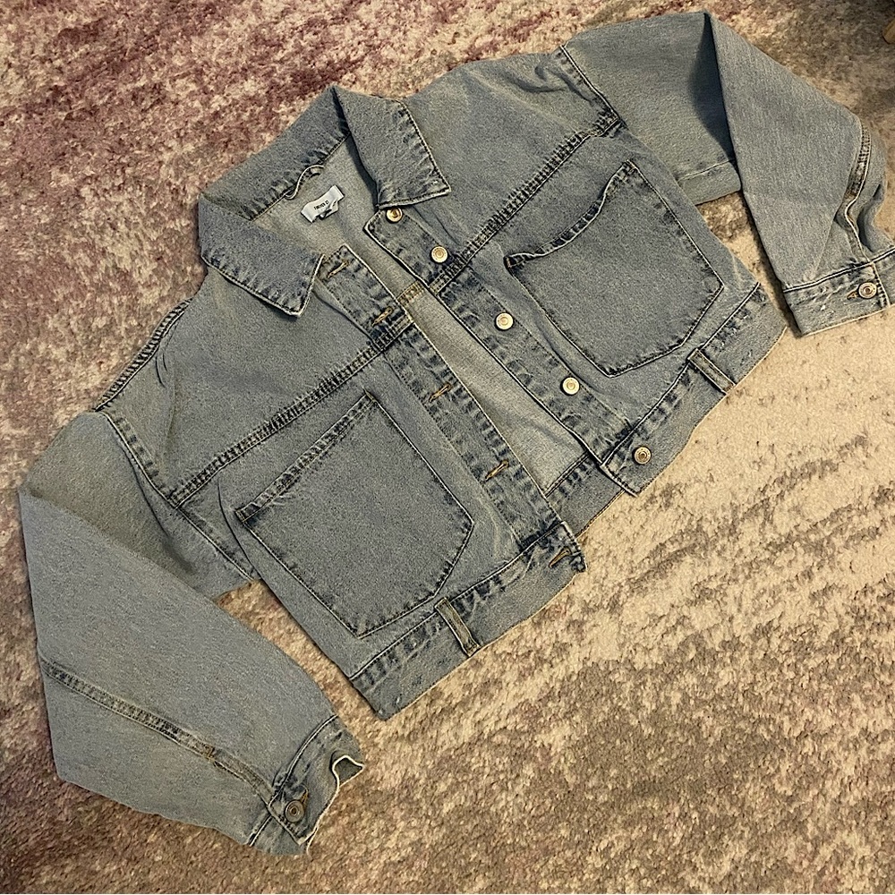 NWOT Forever21 Cropped Jean Jacket